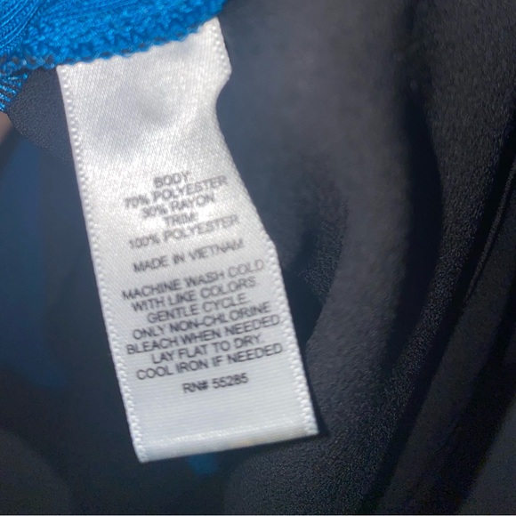 Express Colorblock Tee - Picture 2 of 4